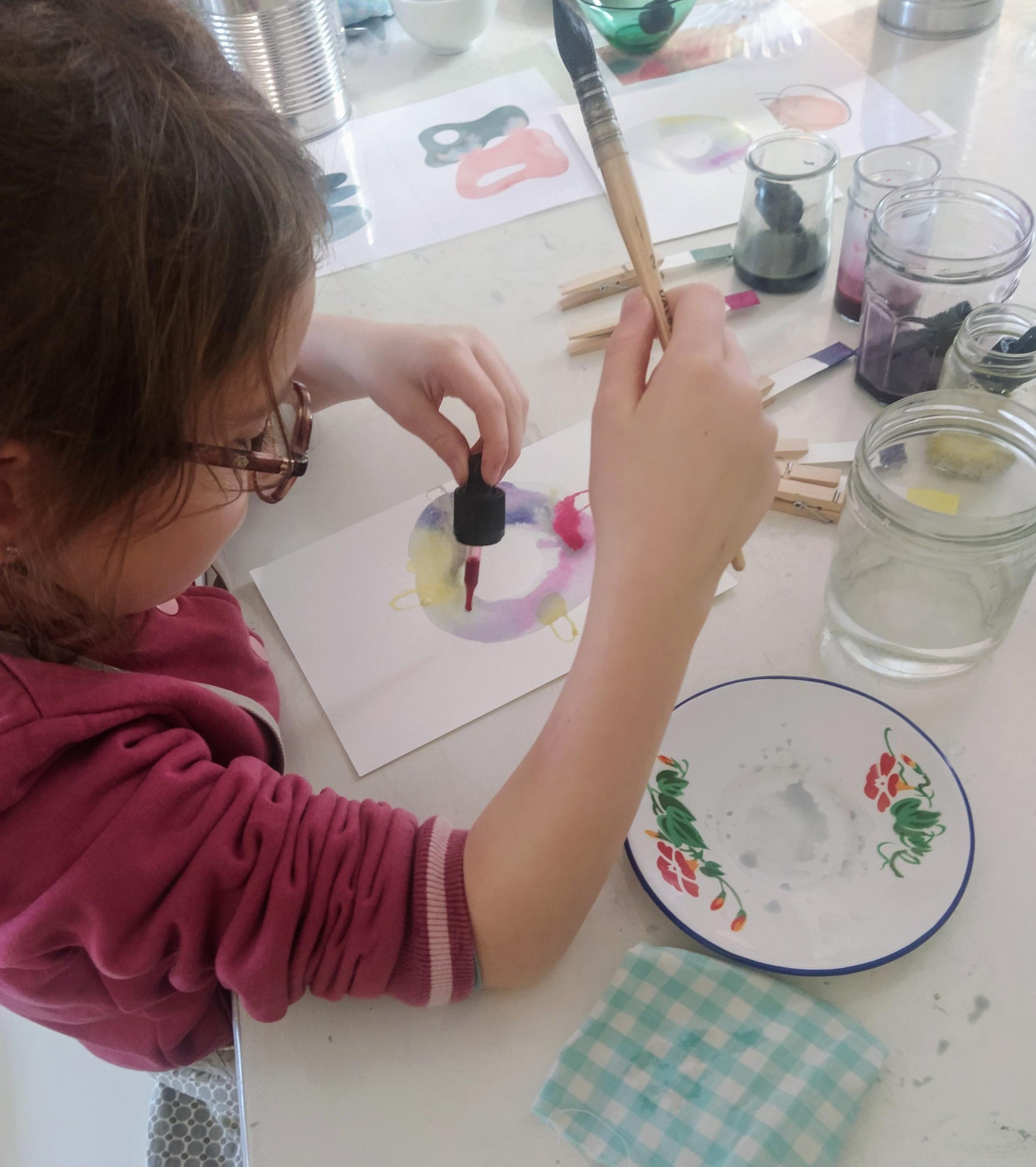 Fabriquez vos encres aquarelles végétales au fil des saisons en duo avec votre enfant accompagnés par Sandrine - Image n°5 - Wecandoo