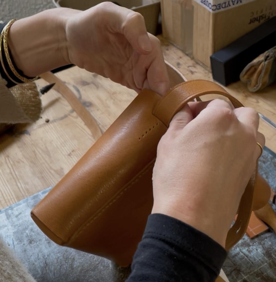 Créez votre sac en cuir avec Camille - Image n°9 - Wecandoo