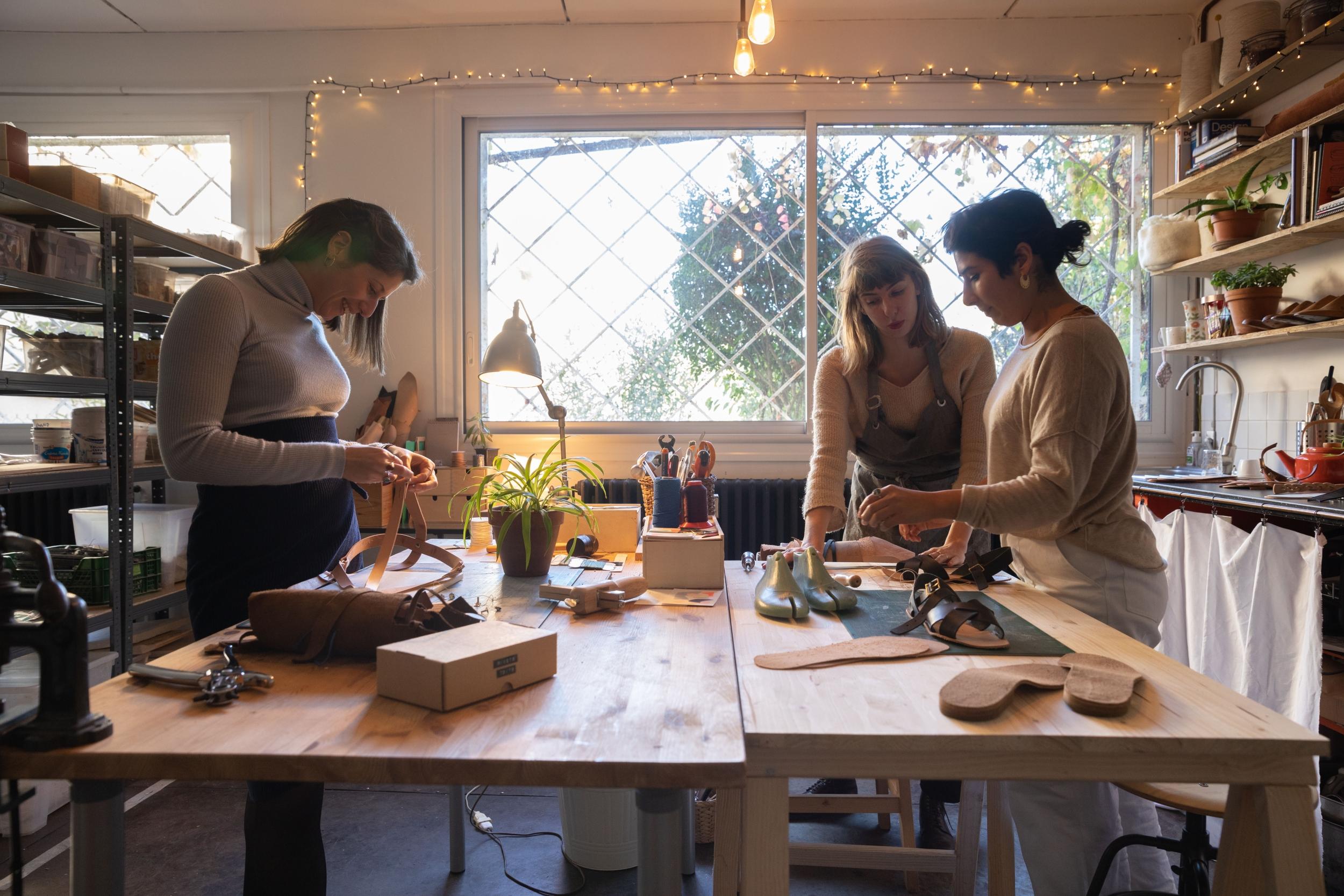 Créez votre sac en cuir avec Camille - Image n°2 - Wecandoo