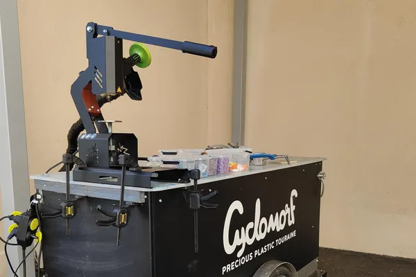 Fabriquez votre coffret de toupies recyclées en famille avec Christophe et Mariane - Image n°5 - Wecandoo