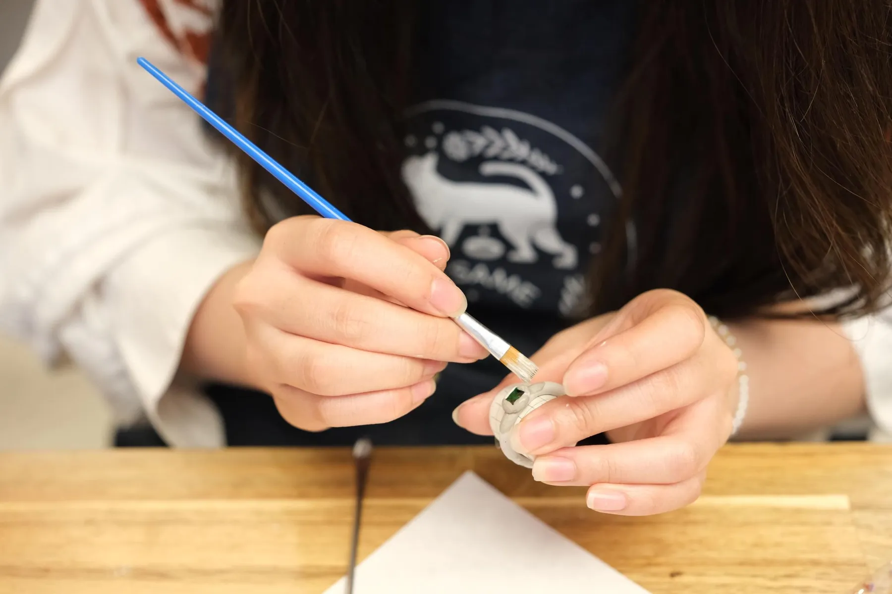 Créez votre bague en argent et pierres zircons avec Alissane et son équipe - Image n°2 - Wecandoo