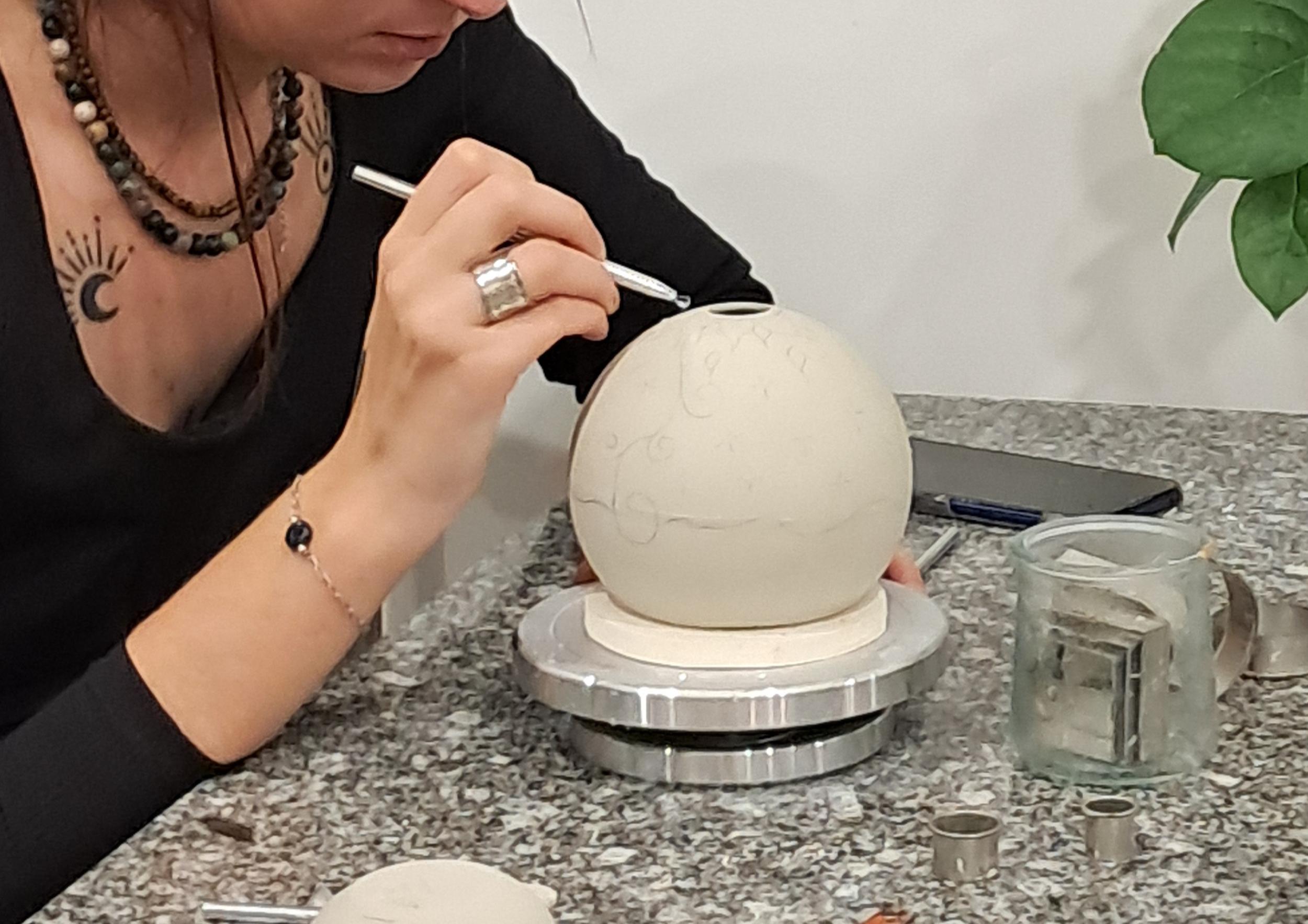 Gravez votre petit luminaire en porcelaine avec Gaële - Image n°5 - Wecandoo