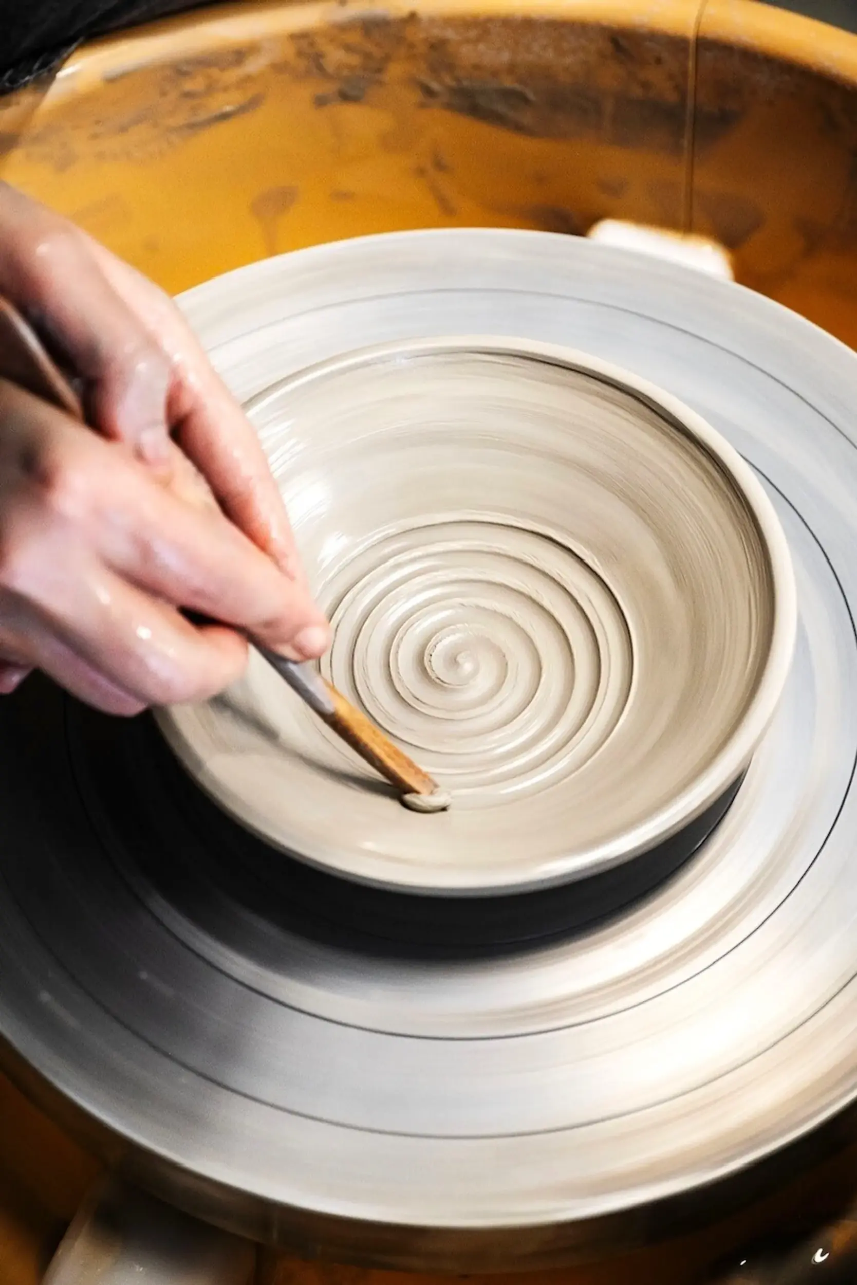 Initiatie draaien met de pottenbakkersschijf