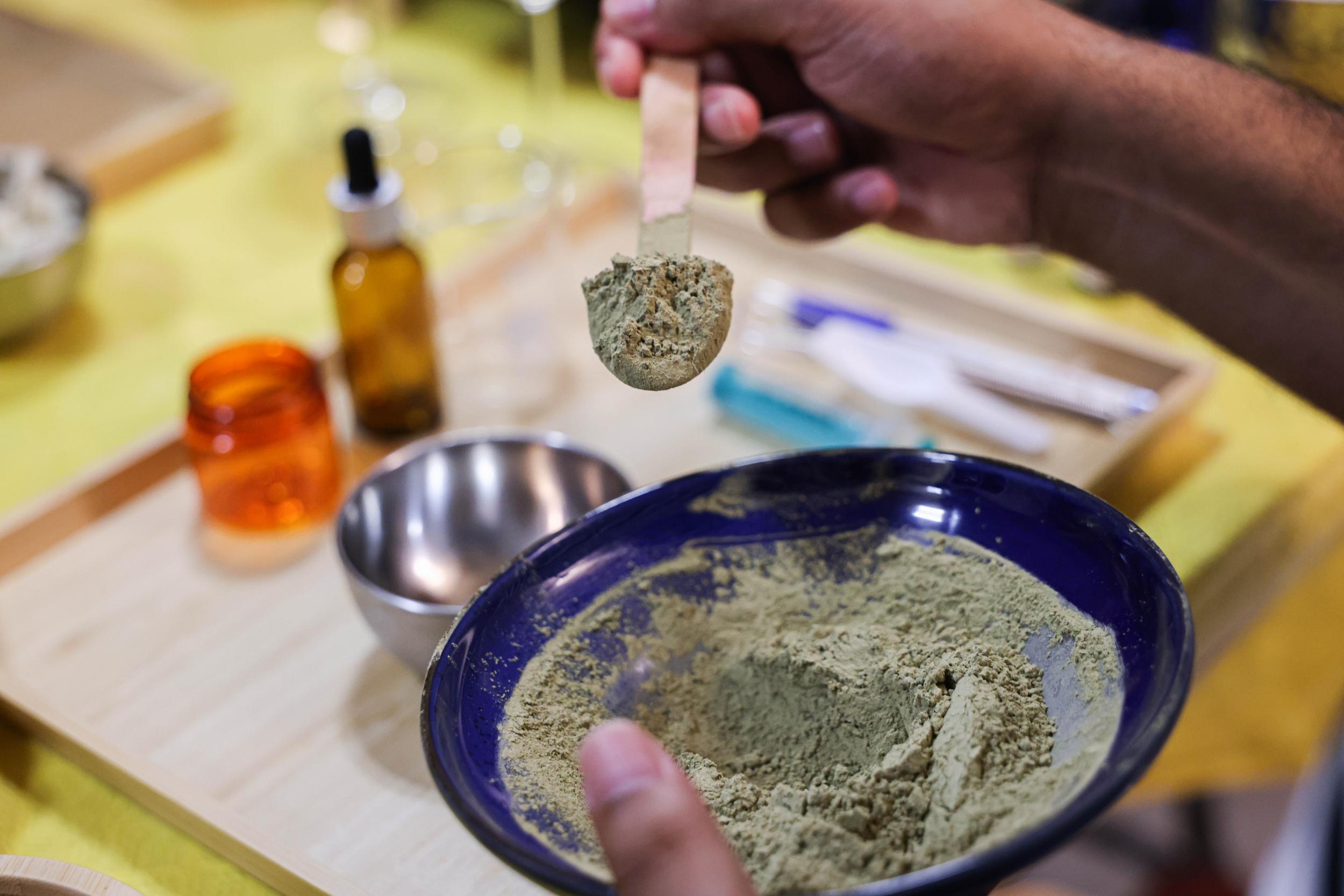 Réalisez trois produits capillaires zéro déchet - Image n°2 - Wecandoo