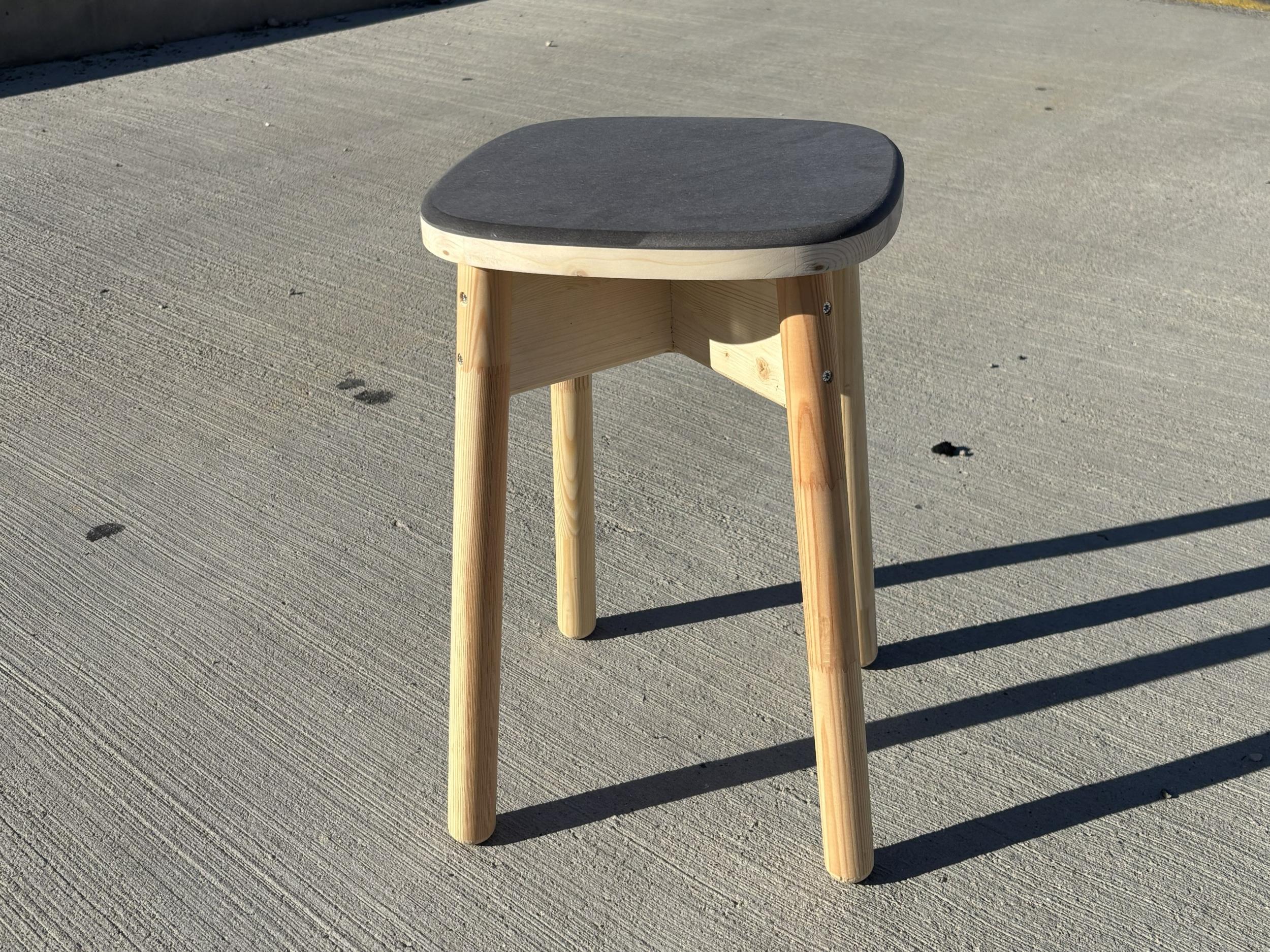 Fabriquez votre tabouret en bois à la main