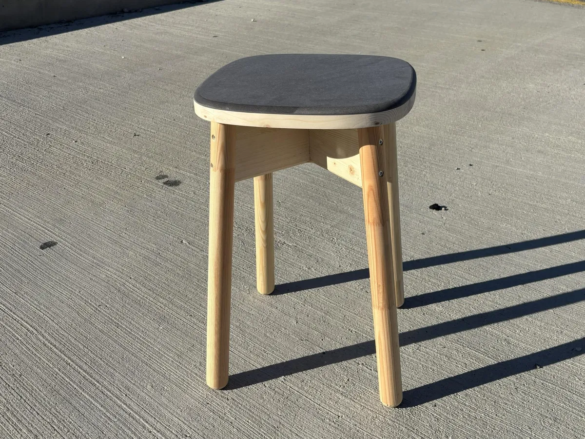Fabriquez votre tabouret en bois à la main