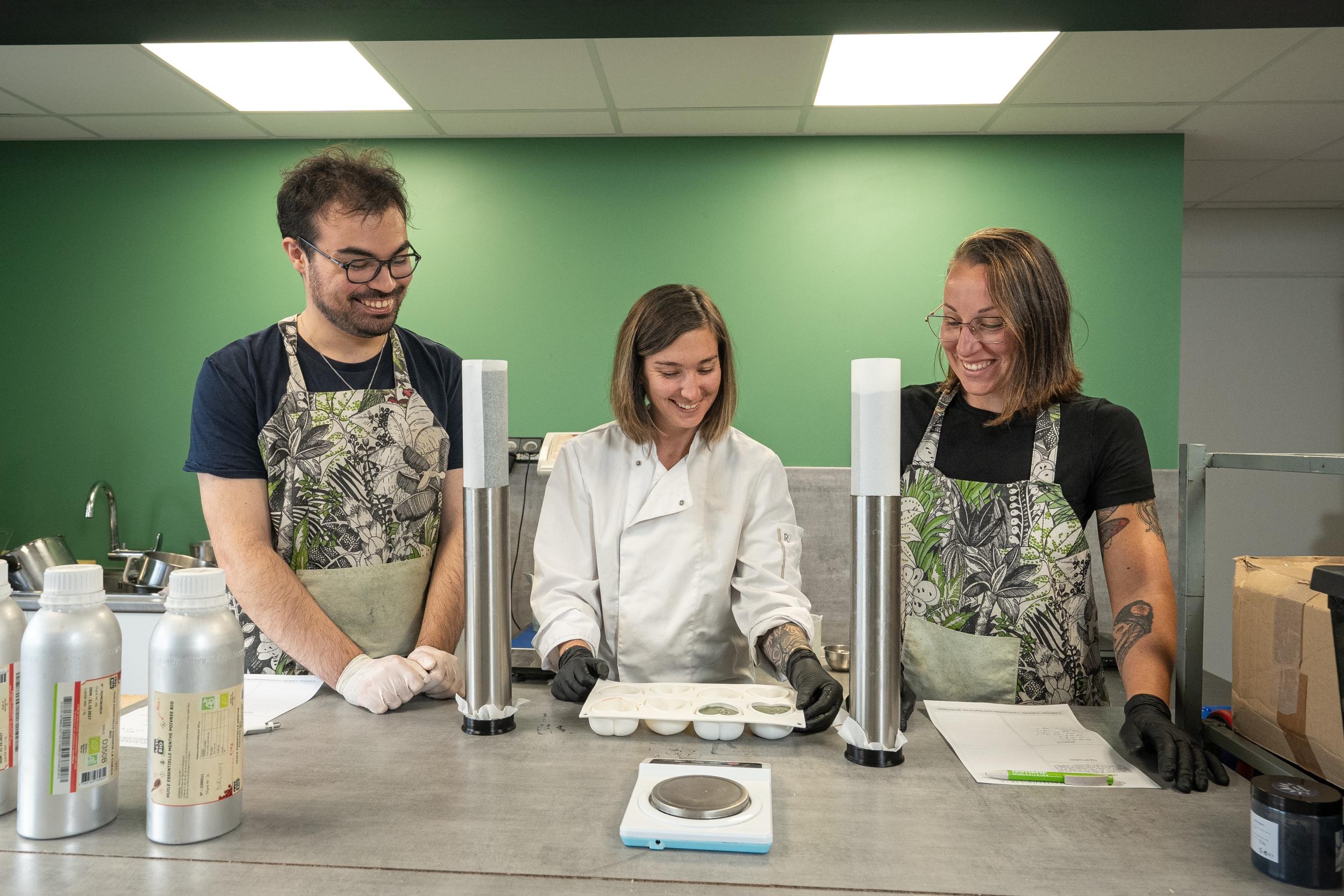 Fabriquez votre savon personnalisé avec Éloïse - Image n°8 - Wecandoo