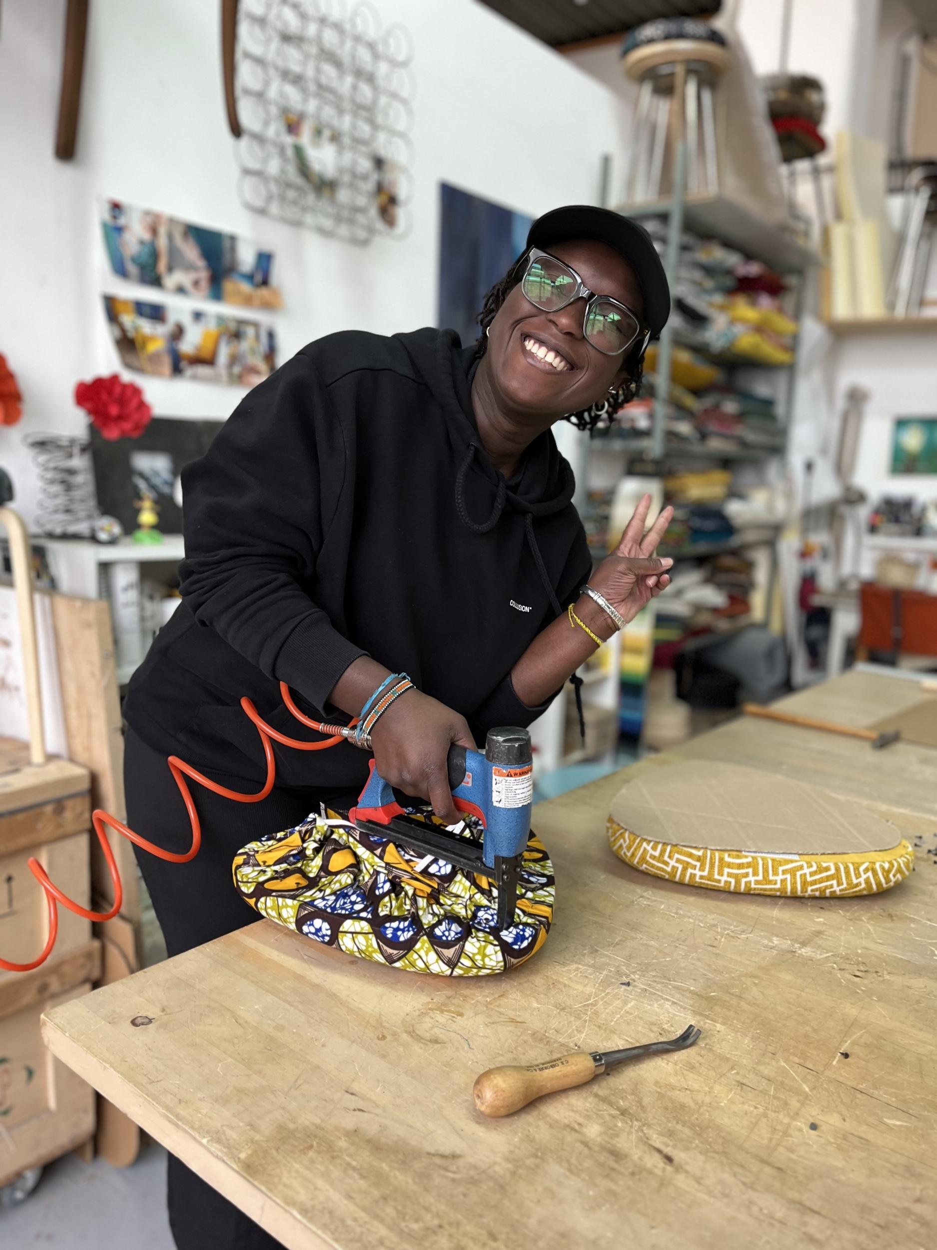 Tapissez votre tabouret unique - Afbeelding nr. 6 - Wecandoo