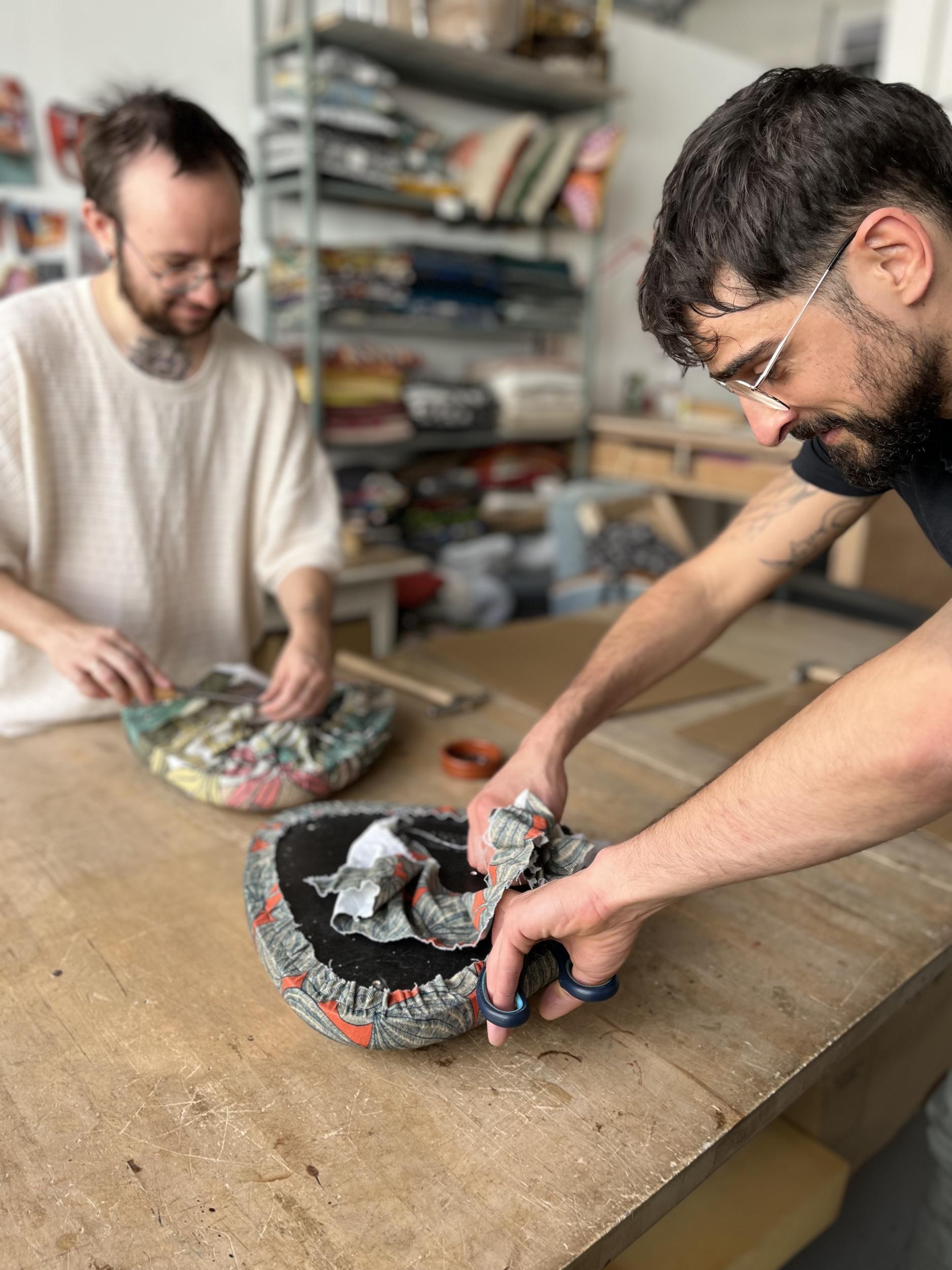 Tapissez votre tabouret unique - Afbeelding nr. 7 - Wecandoo