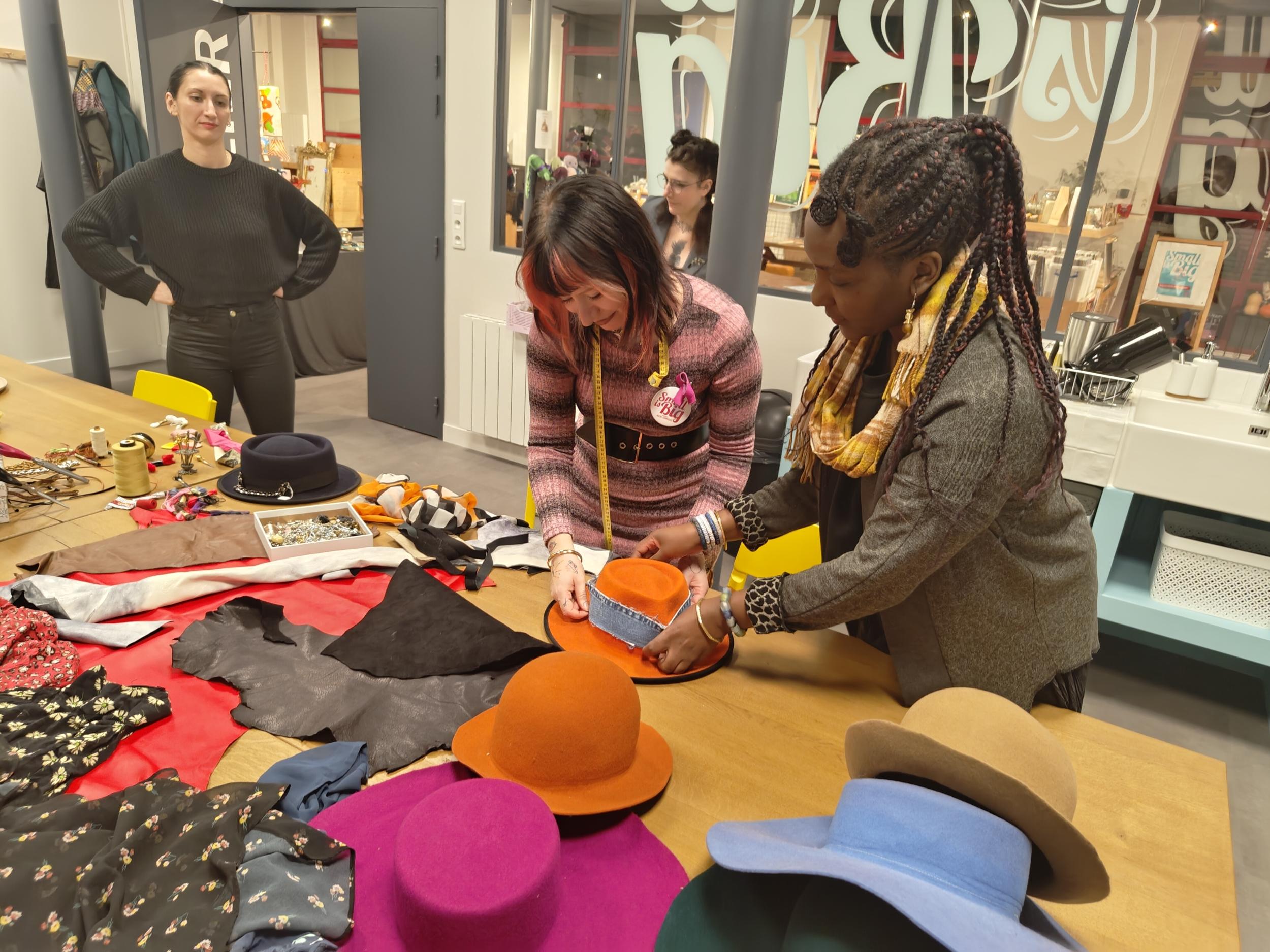 Créez votre chapeau en feutre personnalisé avec Maud - Image n°8 - Wecandoo