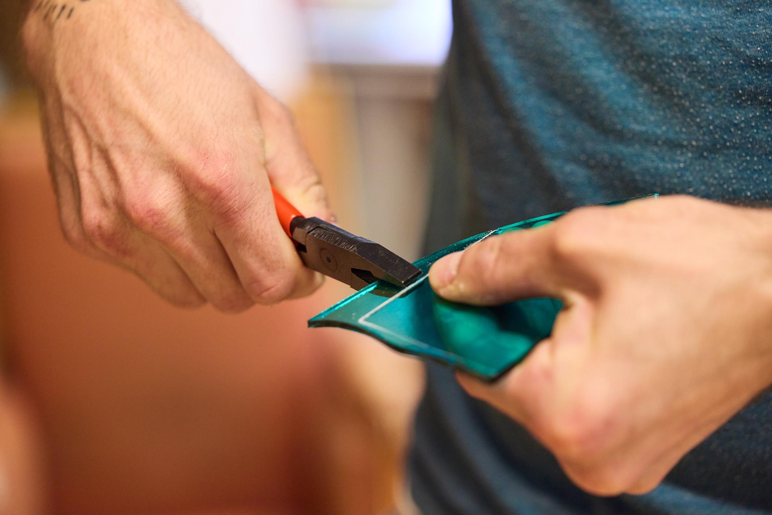 Créez un vitrail suspendu autour d'un apéro - Image n°6 - Wecandoo