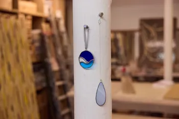 Sip & craft : Créez un vitrail suspendu