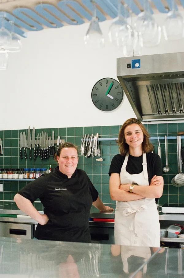 Relevez un défi culinaire en équipe avec Camille, Laure-Emmanuelle et Karell - Afbeelding nr. 2 - Wecandoo
