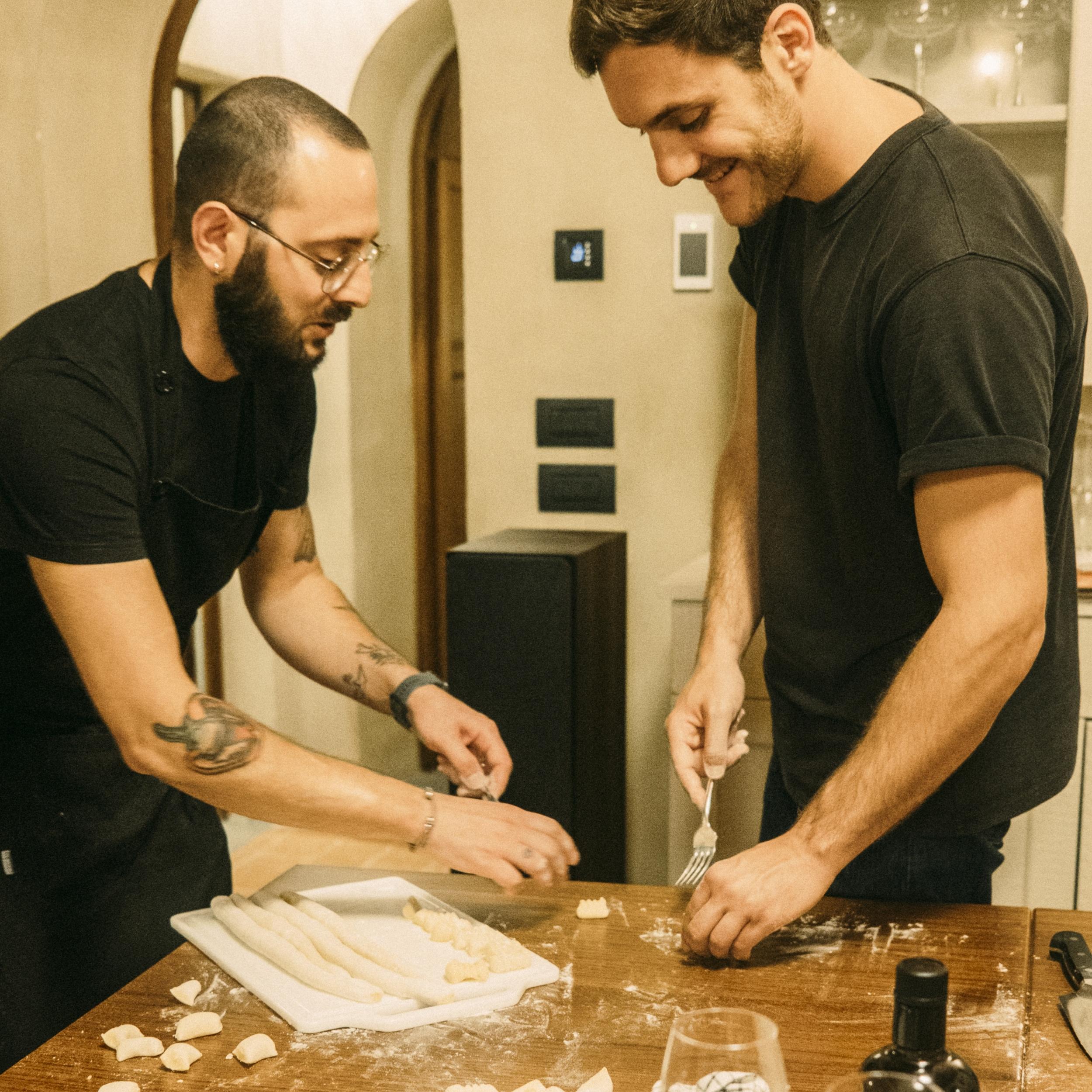 Apprenez à cuisiner avec l’huile d’olive comme un pro avec Daniel et Fémi - Image n°11 - Wecandoo