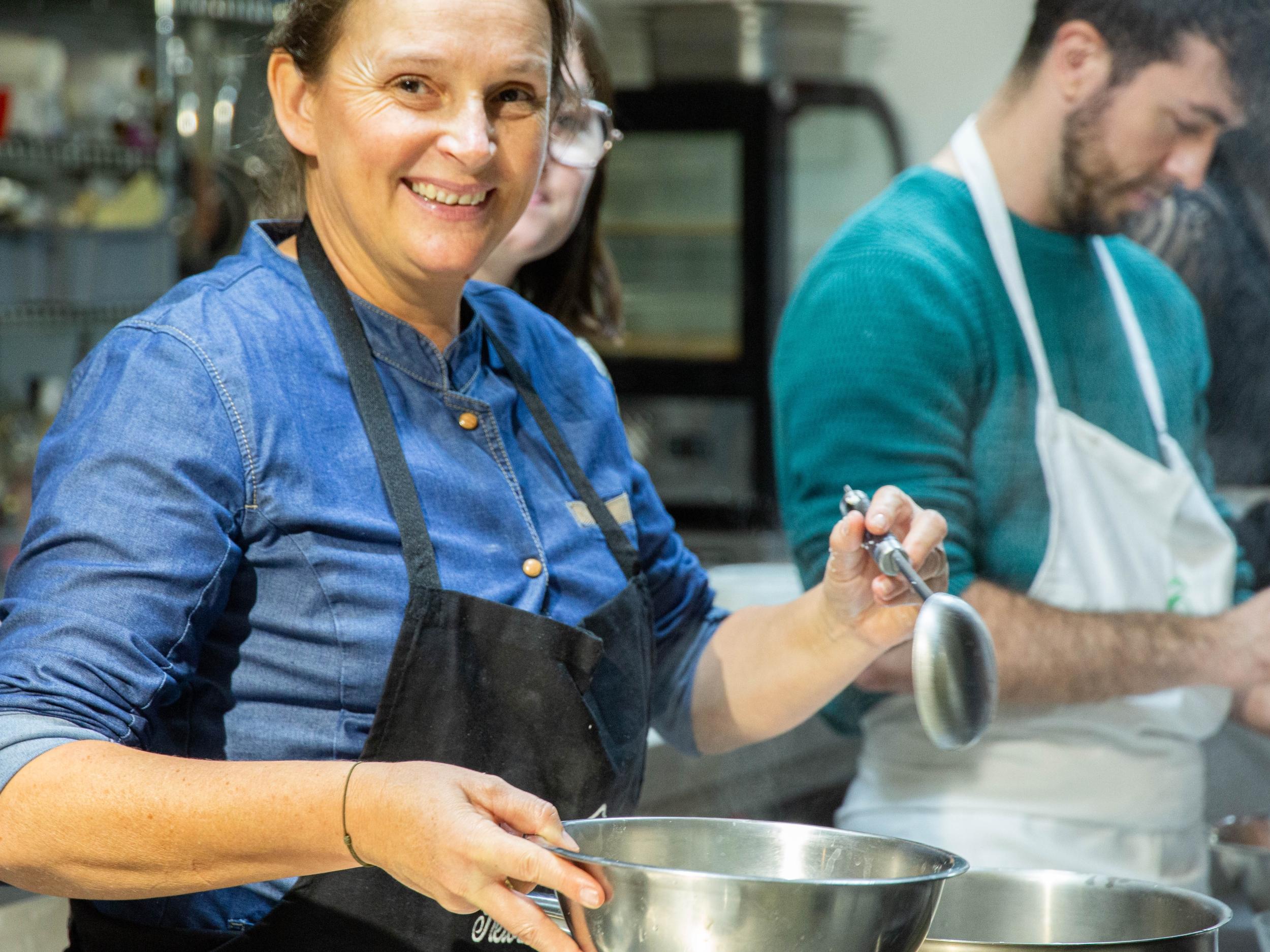 Confectionnez votre mozzarella et votre tresse au lait cru de vache avec Fanny - Image n°6 - Wecandoo