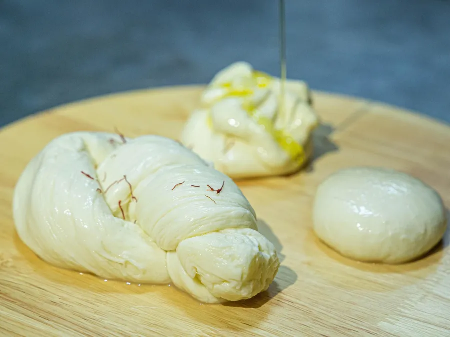 Confectionnez votre burrata aromatisée selon la saison, votre mozzarella et tresse au lait cru de chèvre - Image n°1 - Wecandoo