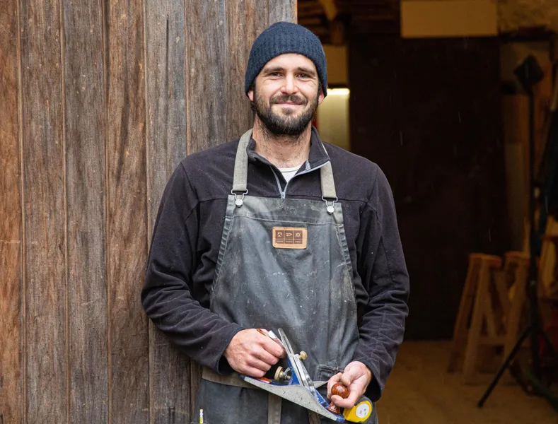 Jordan : Ébéniste, sculpteur et tourneur sur bois à Grenoble