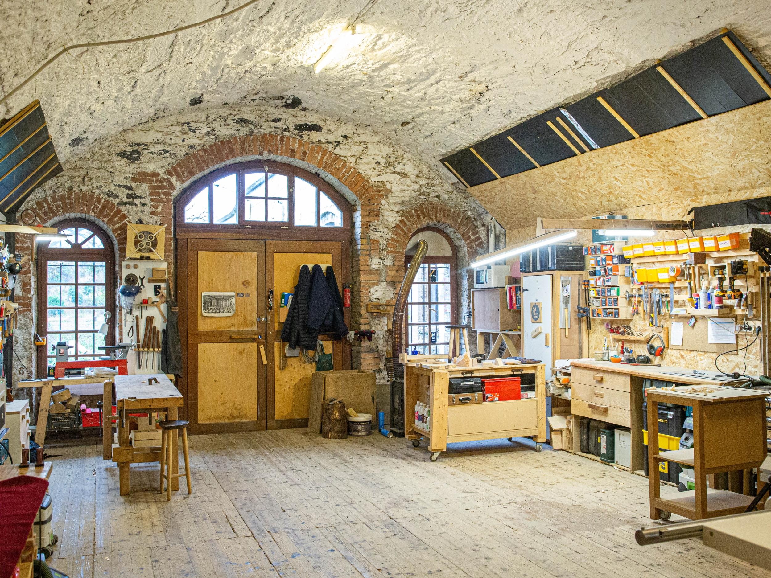 Réalisez votre tabouret traditionnel sur une journée avec Jordan - Image n°11 - Wecandoo