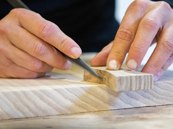 Réalisez votre tabouret traditionnel sur une journée avec Jordan - Afbeelding nr. 5 - Wecandoo