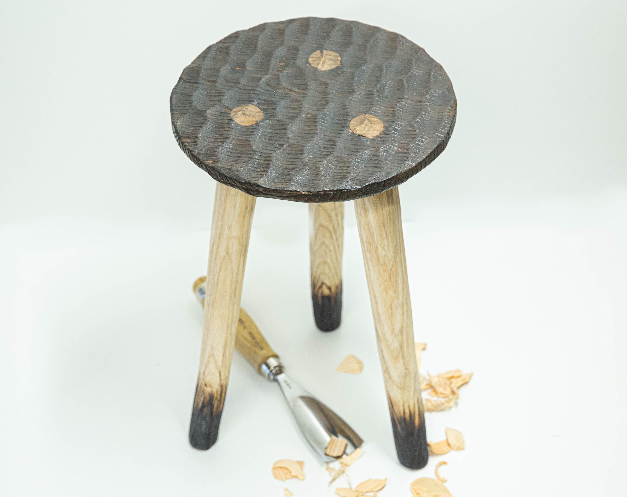 Réalisez votre tabouret traditionnel sur une journée avec Jordan - Image n°10 - Wecandoo