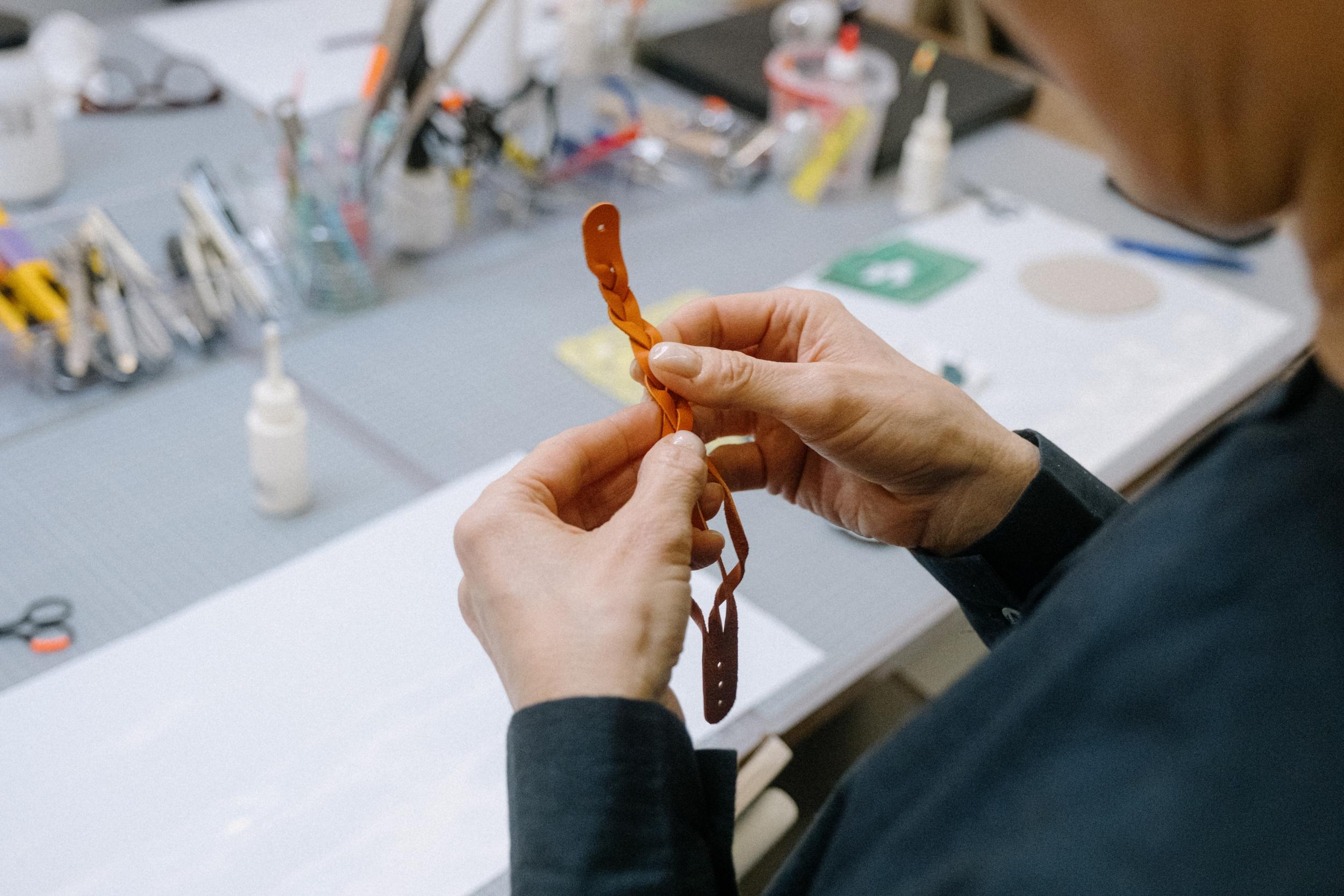 Créez vos bijoux en cuir avec Myriam - Image n°6 - Wecandoo