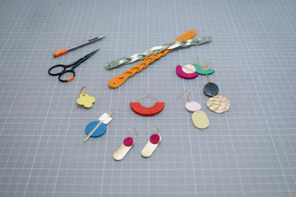 Créez vos bijoux en cuir avec Myriam - Image n°2 - Wecandoo