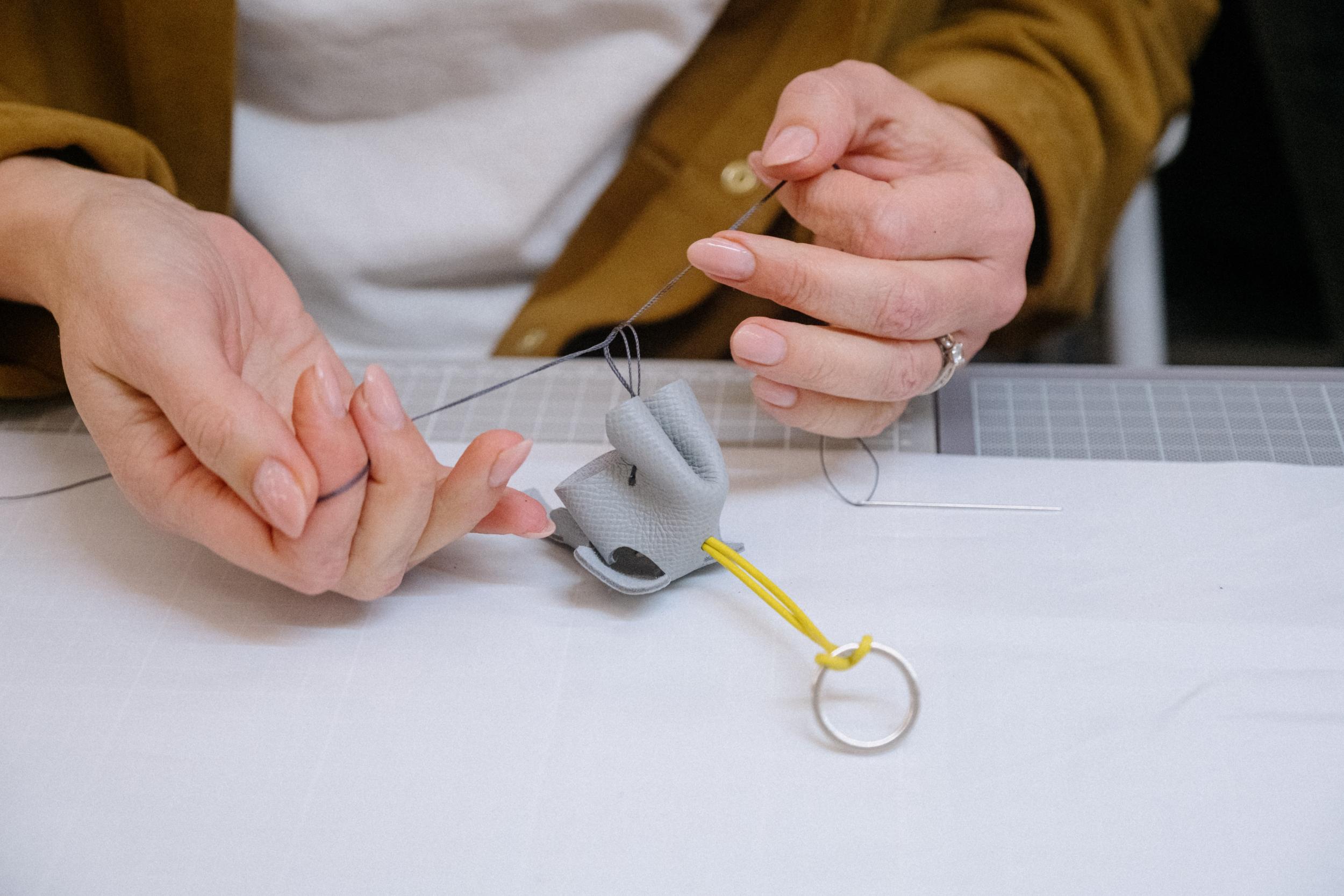 Créez votre charm en cuir avec Myriam - Image n°6 - Wecandoo