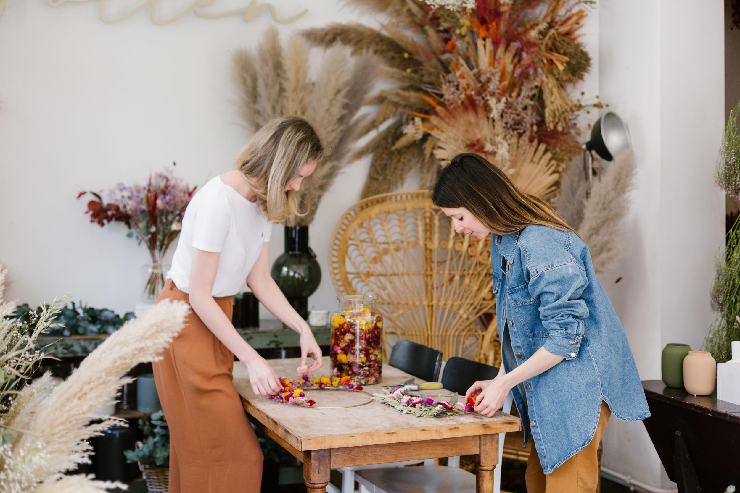 Créez votre couronne de fleurs séchées - Image n°8 - Wecandoo