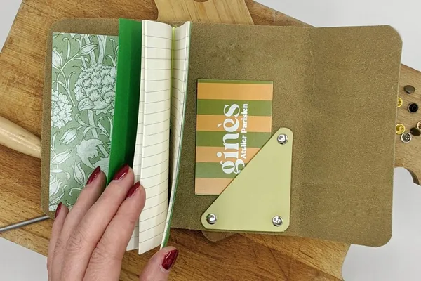 Créez votre carnet en cuir personnalisé