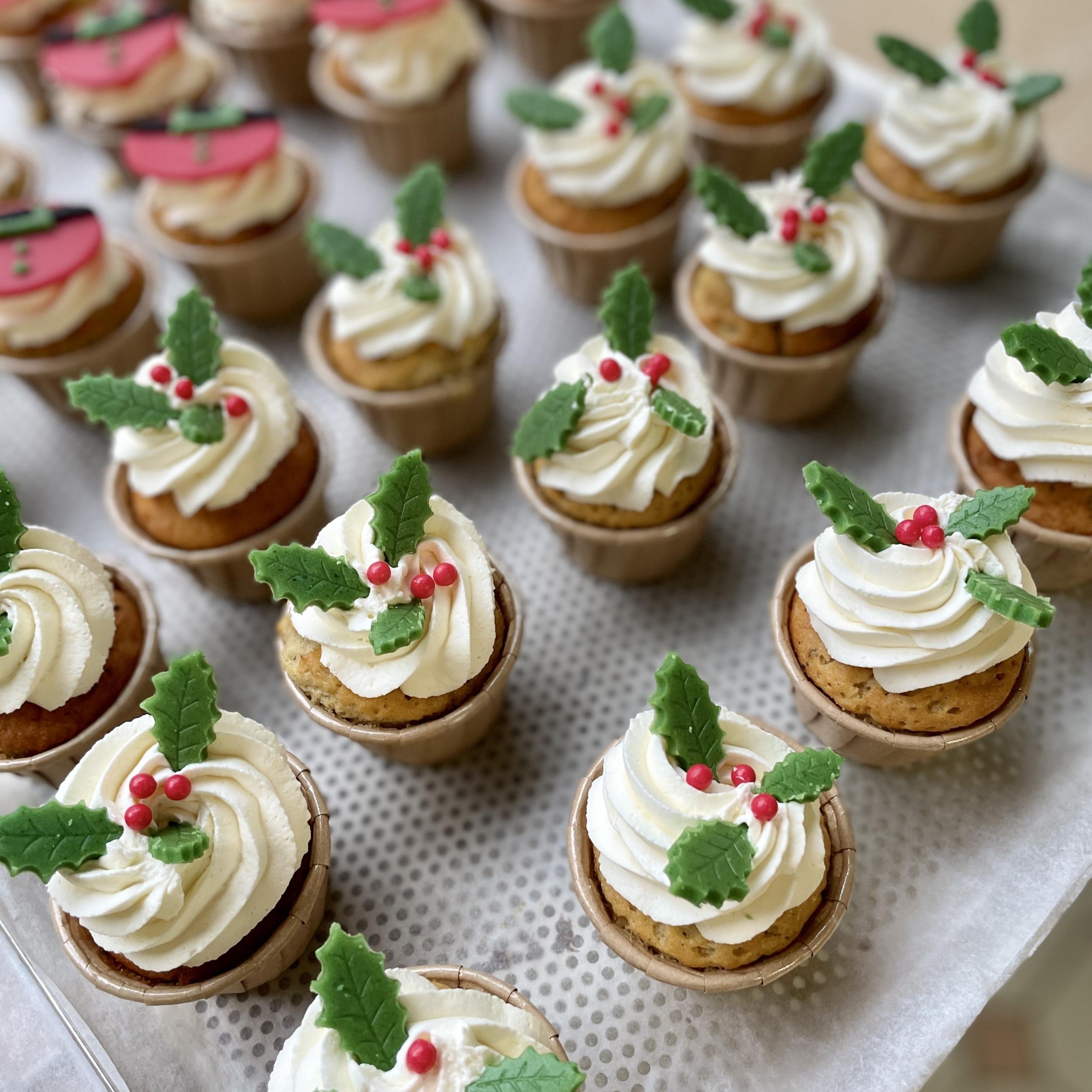 Réalisez vos macarons ou cupcakes en duo avec votre enfant, accompagnés par Santillane - Image n°3 - Wecandoo