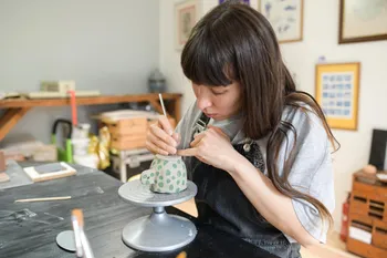 Initiez-vous au modelage et au décor sur céramique