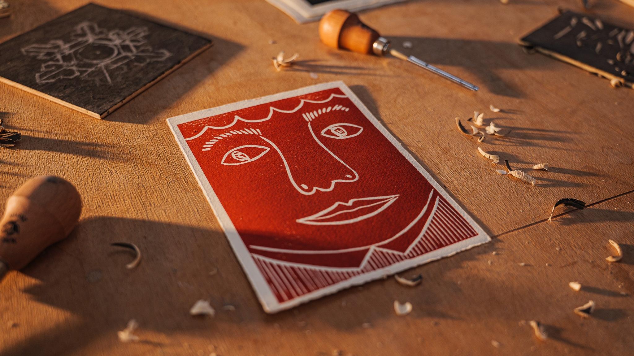 Découvrez la gravure sur bois ou lino avec Juliette - Image n°1 - Wecandoo