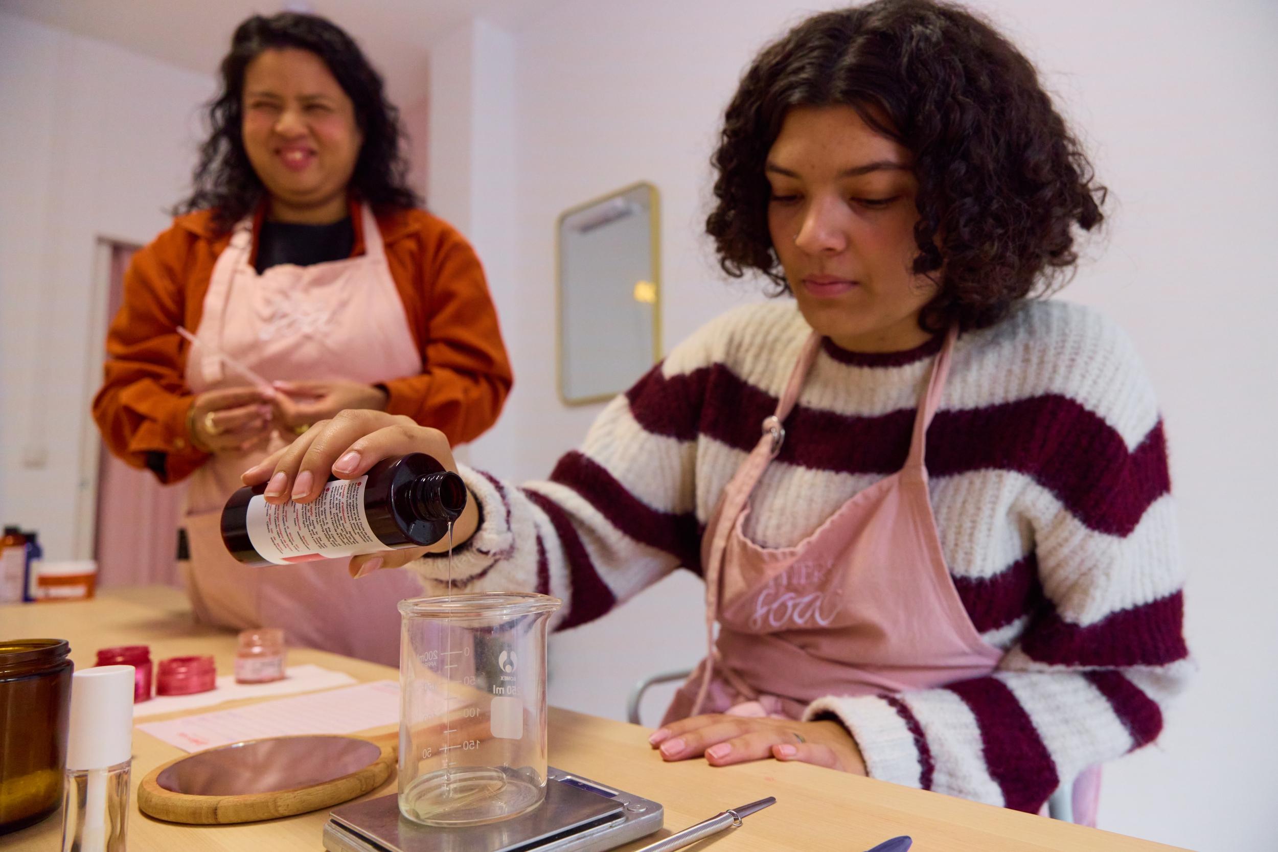 Créez votre brume, huile scintillante ou crème pour les mains avec Nathalie - Image n°5 - Wecandoo