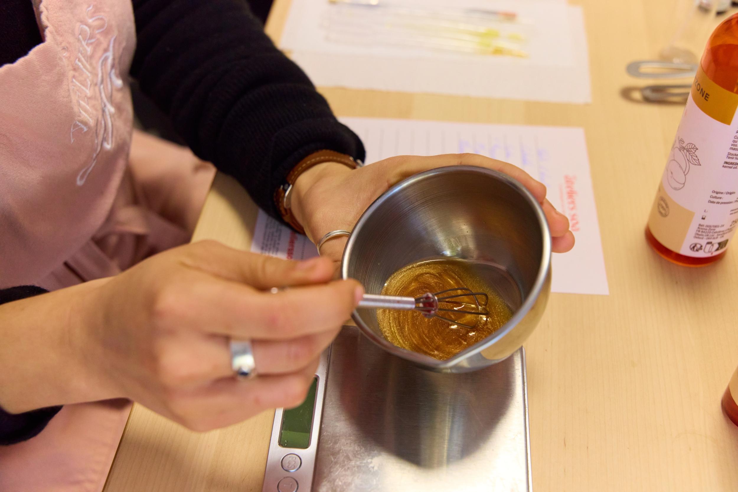 Créez votre brume, huile scintillante ou crème pour les mains avec Nathalie - Image n°7 - Wecandoo