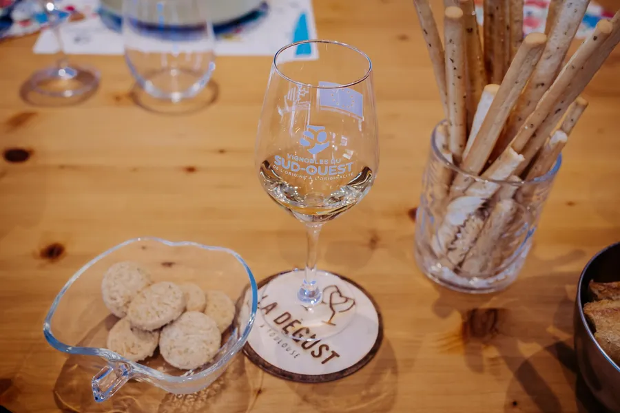 Découvrez l'univers des vins pétillants avec Isabelle - Image n°1 - Wecandoo