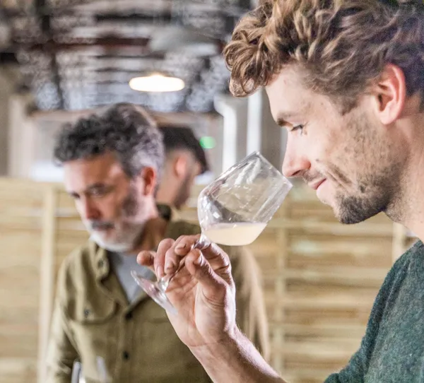 Visitez un chai urbain et dégustez des vins locaux