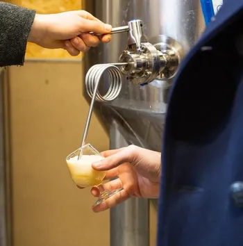 Dégustez des bières en visitant une micro-brasserie