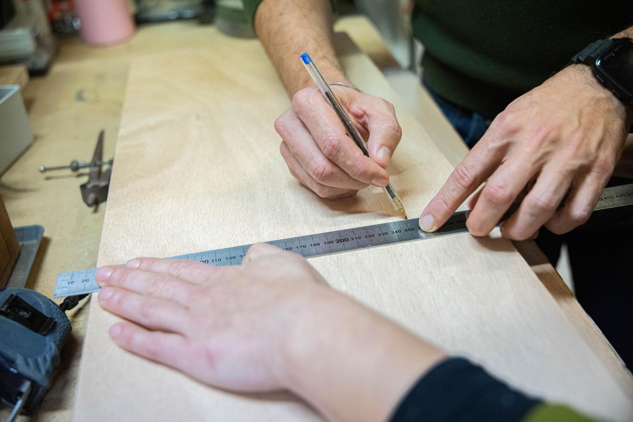 Créez votre table basse de designer avec Eva - Image n°4 - Wecandoo