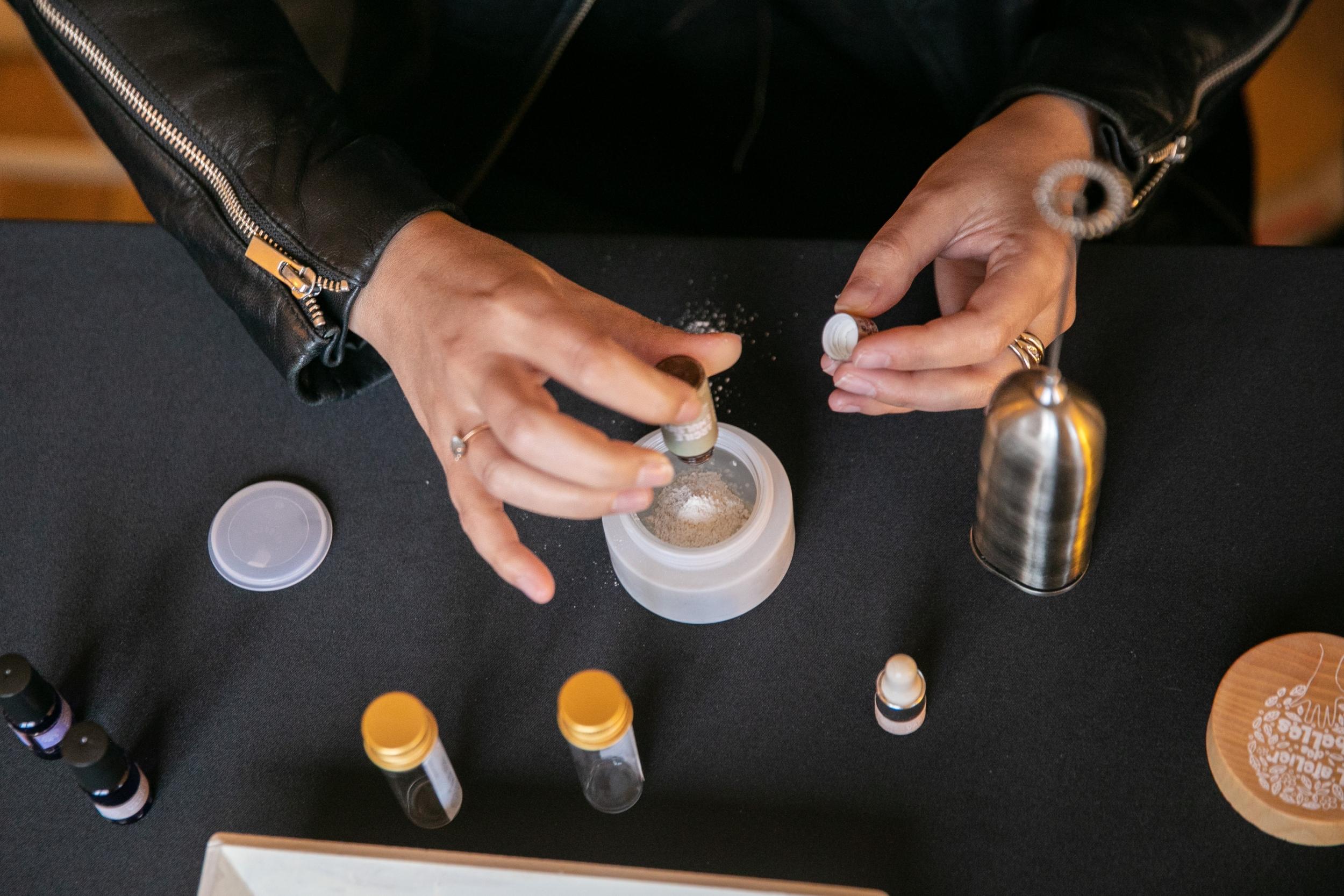 Créez votre routine beauté et yoga du visage avec Aurélie - Image n°2 - Wecandoo