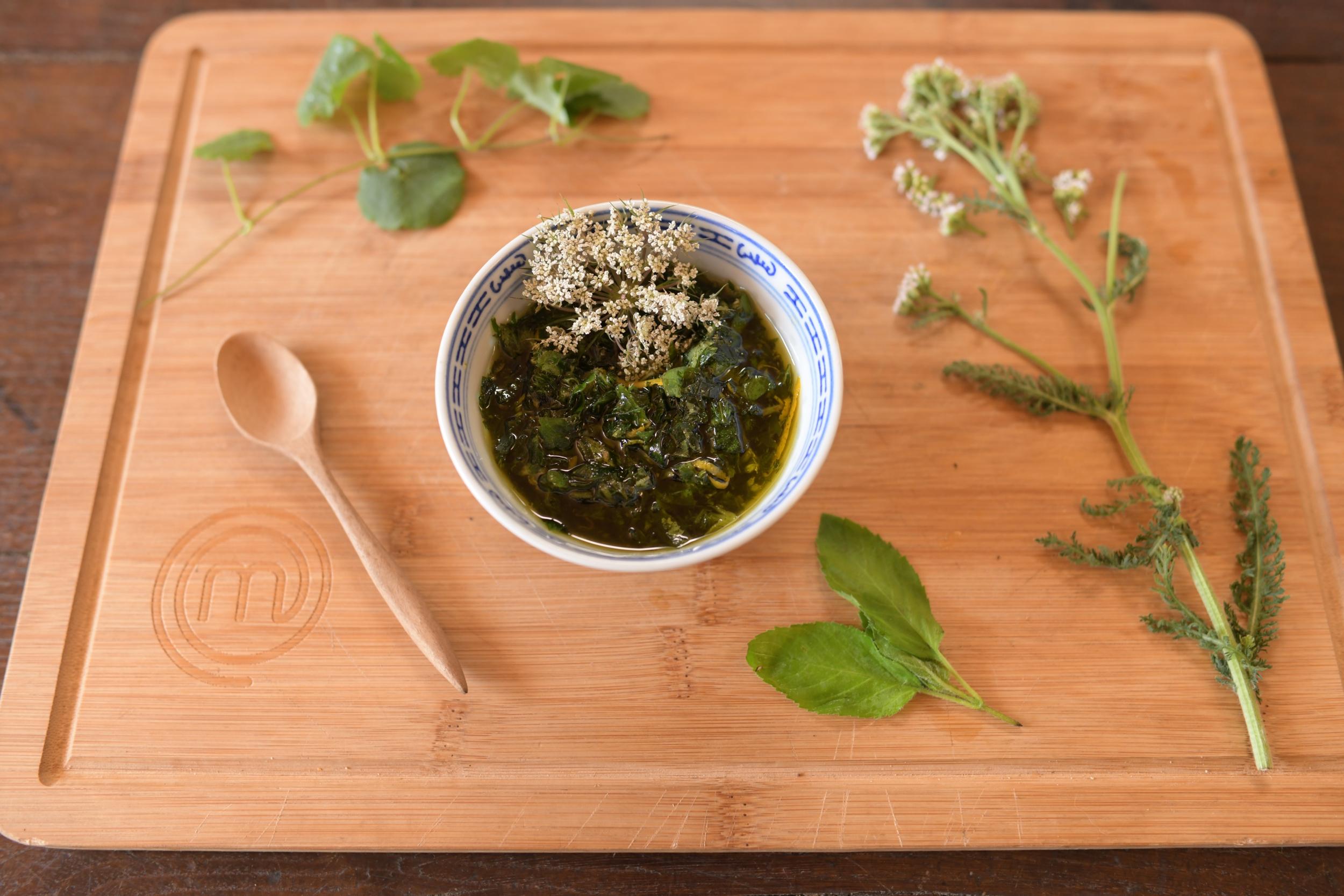 Découvrez les plantes sauvages comestibles en balade avec Isabelle - Image n°8 - Wecandoo