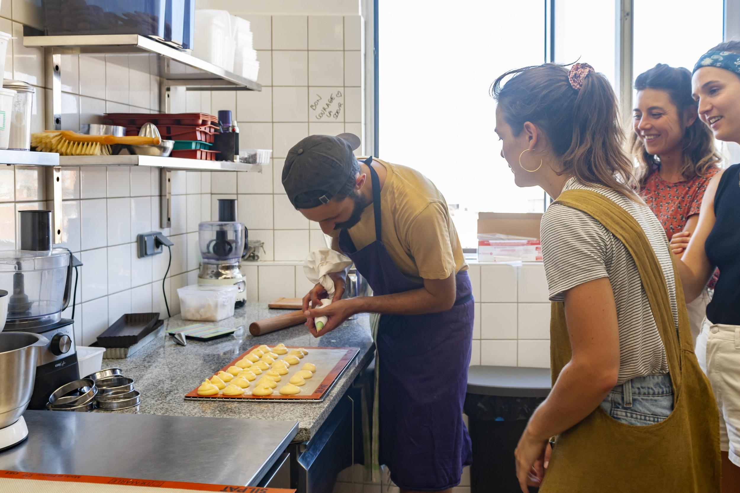Réalisez votre tarte tropézienne avec Sophie - Image n°6 - Wecandoo