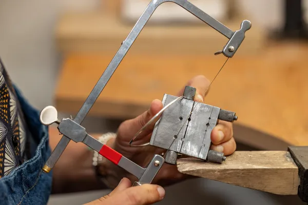 Fabriquez vos alliances en argent en duo avec Sylvie - Image n°3 - Wecandoo