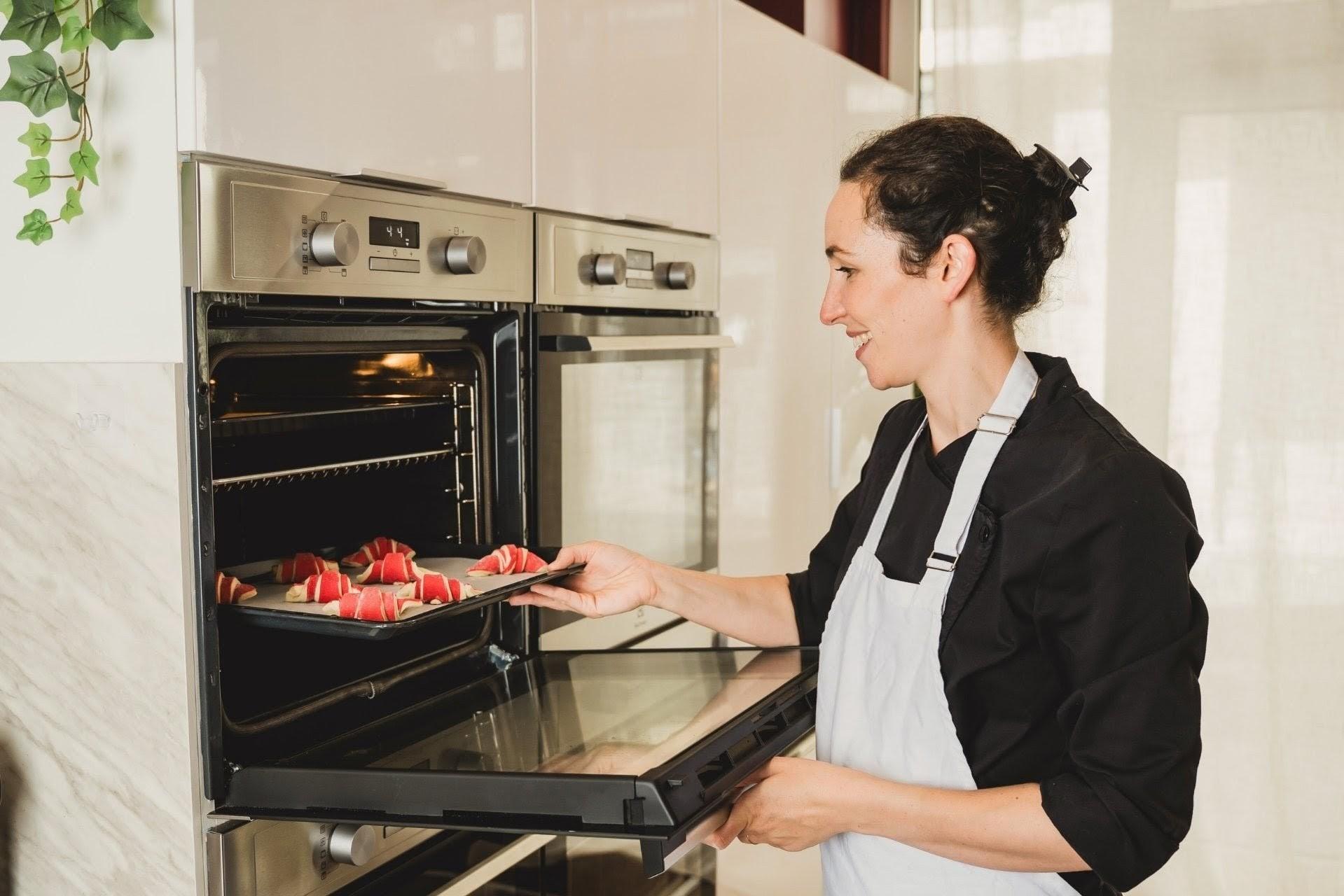 Réalisez vos croissants et pains au chocolat bicolores avec Lili et Chloé - Image n°3 - Wecandoo
