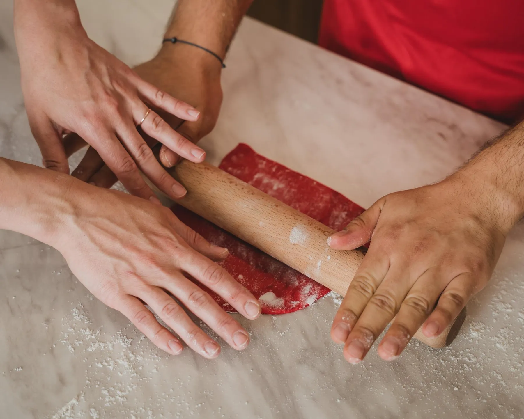 Réalisez vos croissants et pains au chocolat bicolores avec Lili et Chloé - Image n°2 - Wecandoo