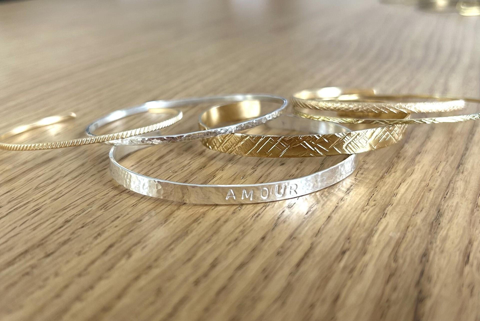 Fabriquez votre bracelet ou manchette en argent avec Aliénor et Zoé - Image n°4 - Wecandoo