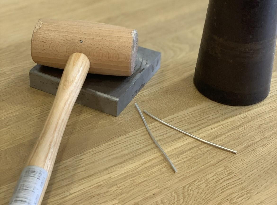 Fabriquez votre bracelet ou manchette en argent avec Aliénor et Zoé - Image n°2 - Wecandoo