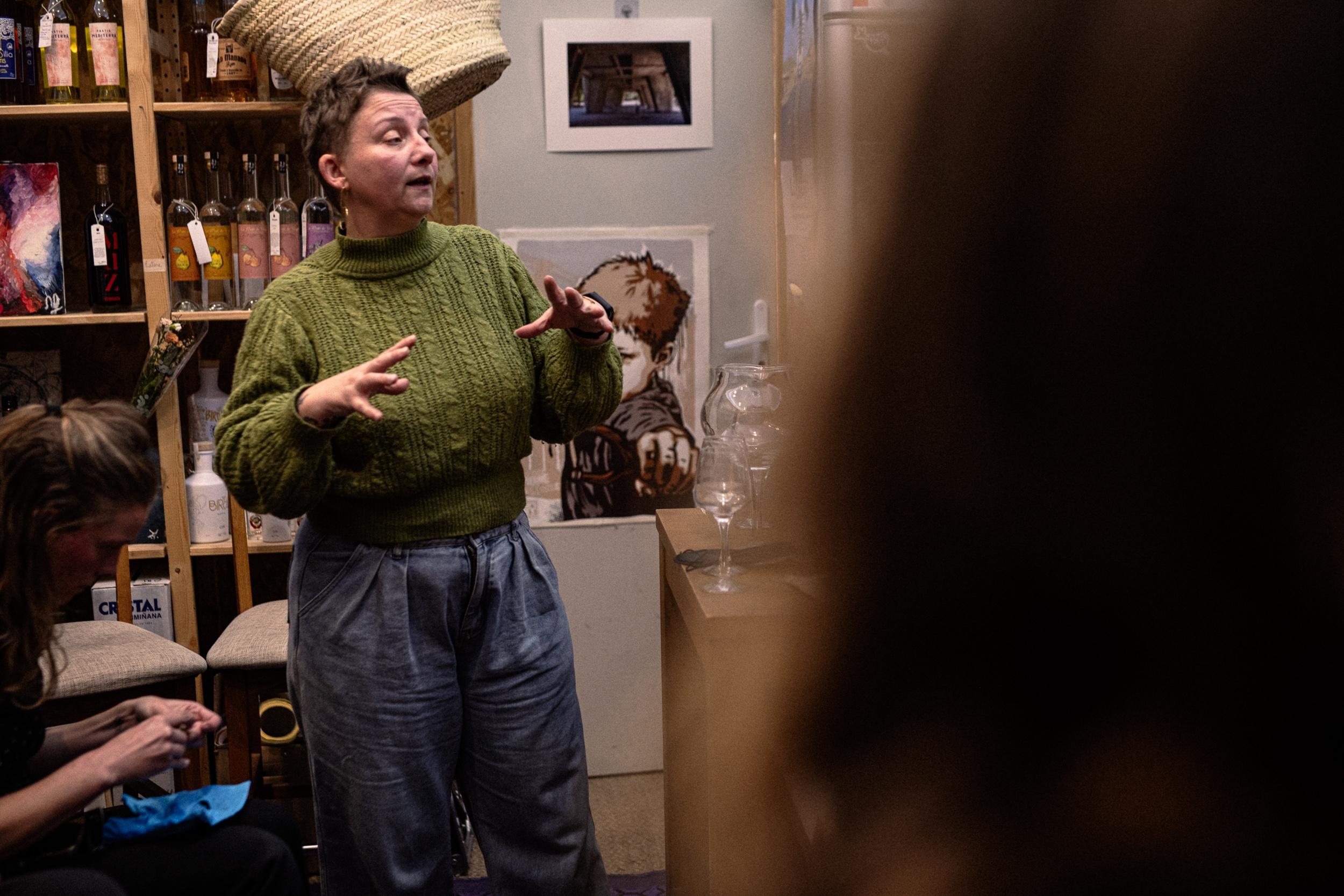 Dégustez des accords vins nature et fromages artisanaux à l'aveugle avec Céline - Image n°5 - Wecandoo