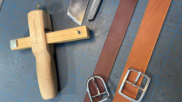 Fabriquez votre ceinture en cuir avec Hélène - Image n°4 - Wecandoo