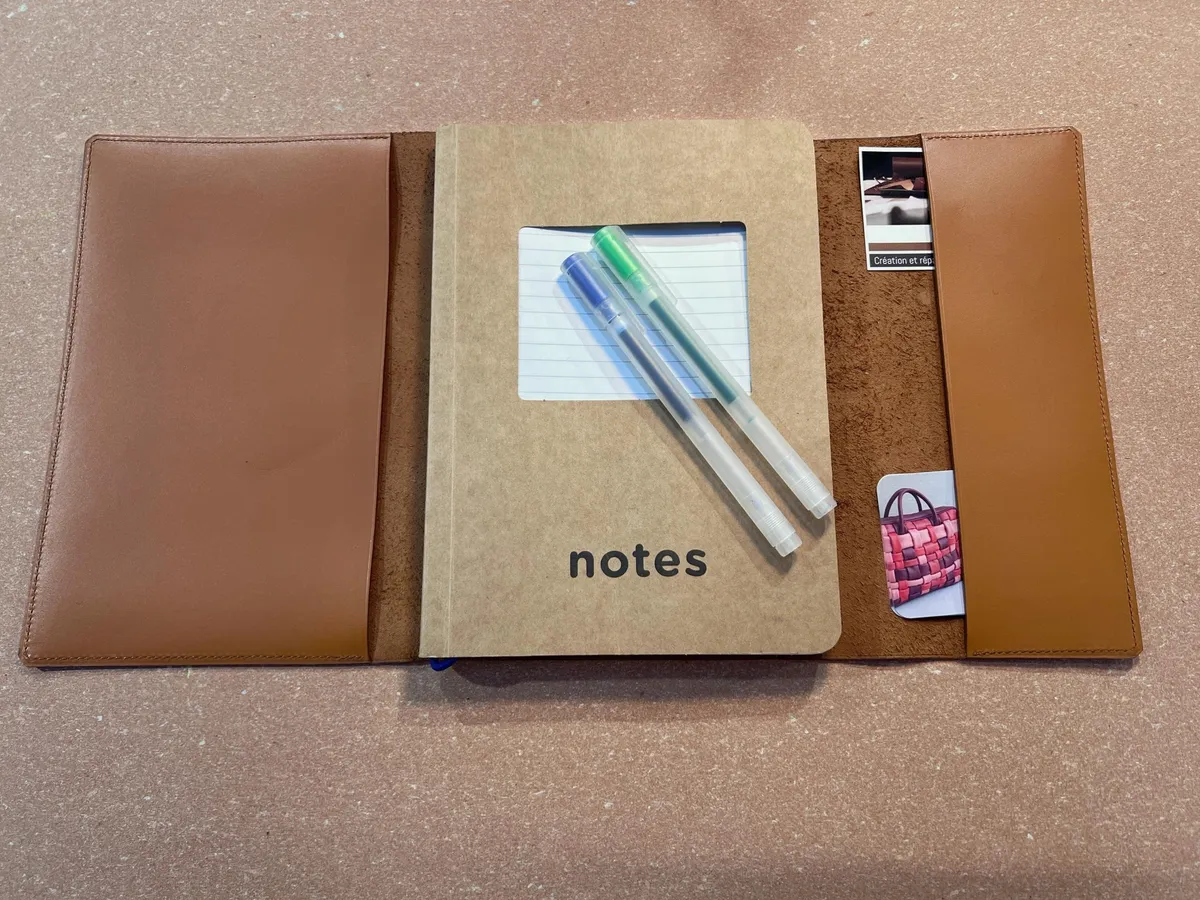 Fabriquez votre housse de carnet en cuir