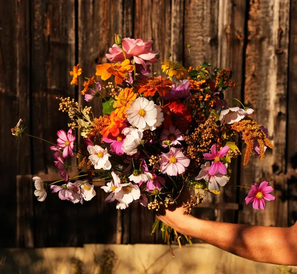 Créez votre couronne de végétaux et fleurs séchées avec Alix - Image n°3 - Wecandoo